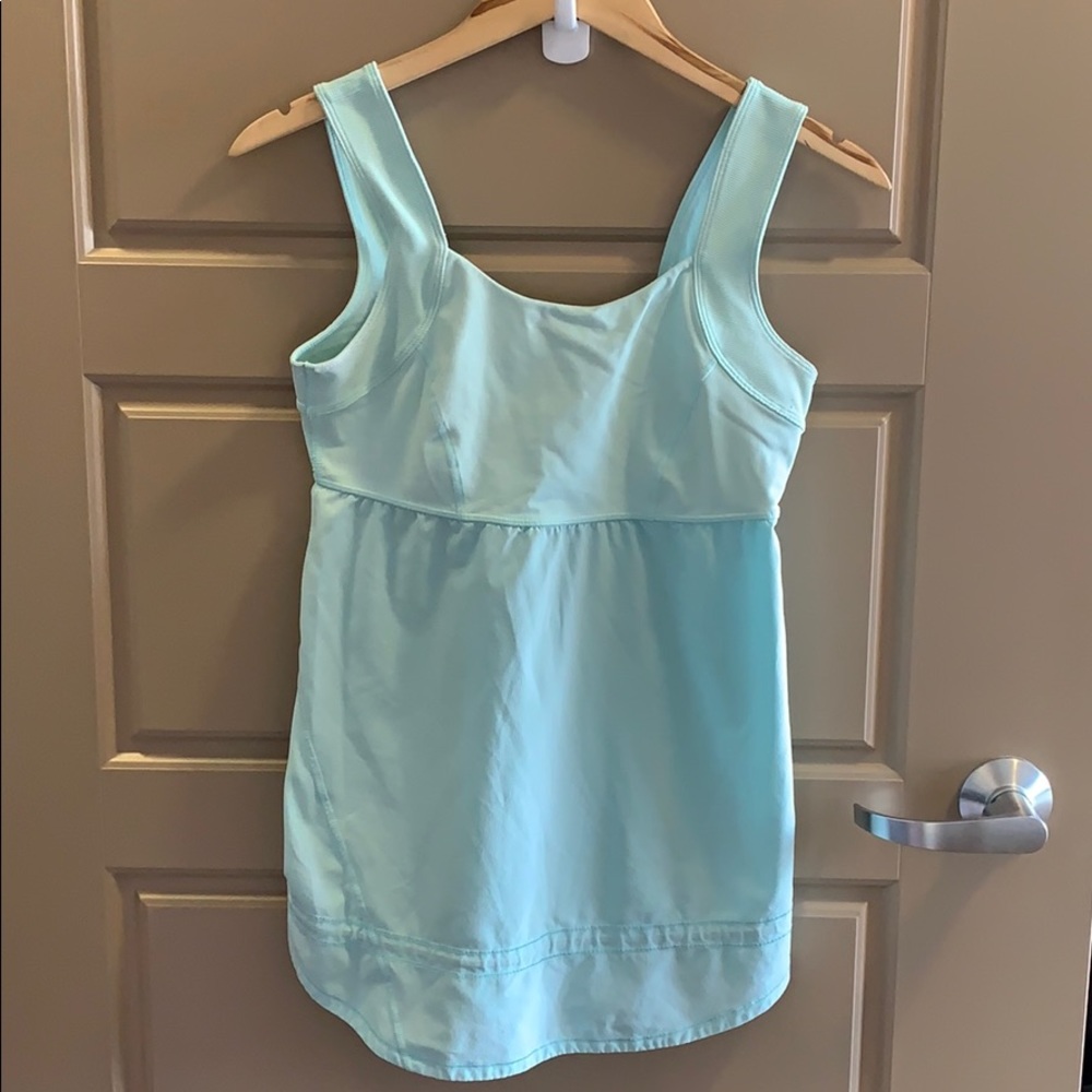 Lululemon tank top size 6 tiffany blue 💍👗